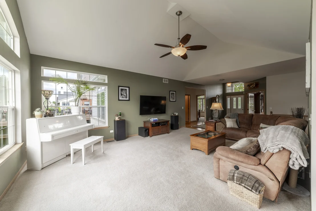 Photo of 16453 LAKESIDE Drive