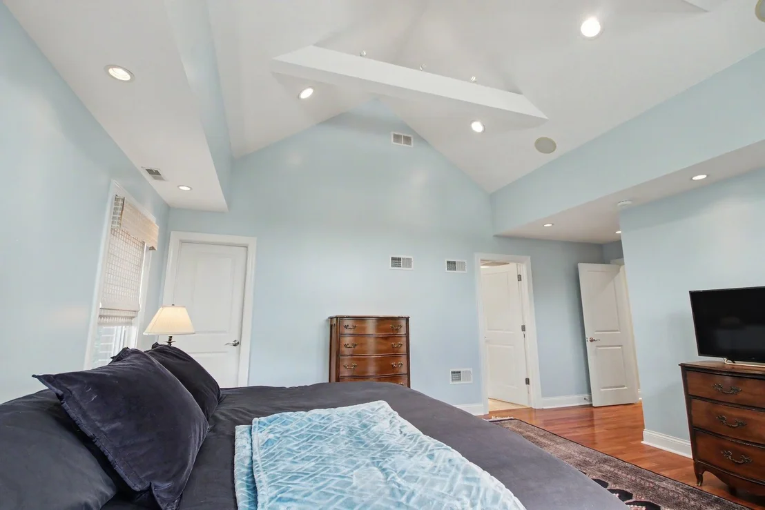 Photo of 860 Kenton Road