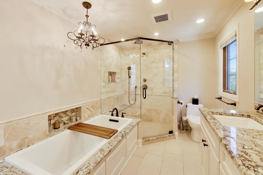 Photo of 1310 W Hampton Place