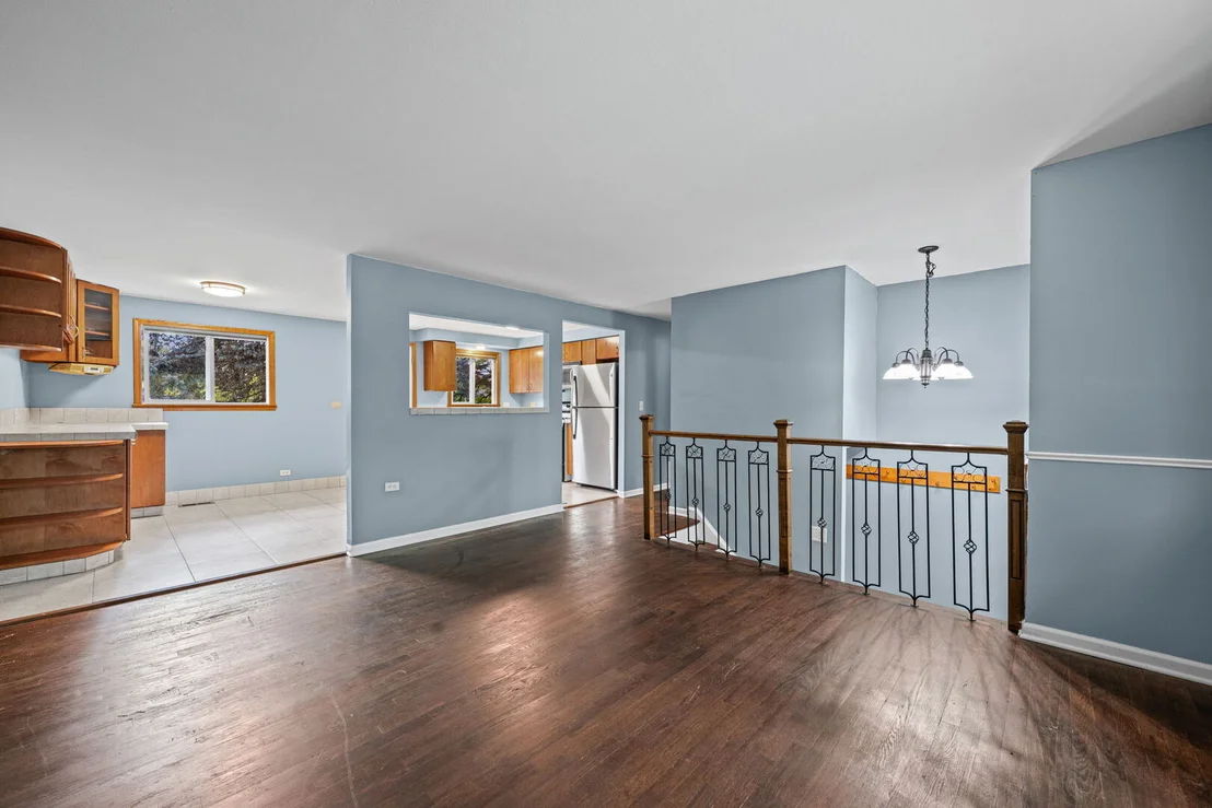 Photo of 933 Webster Lane