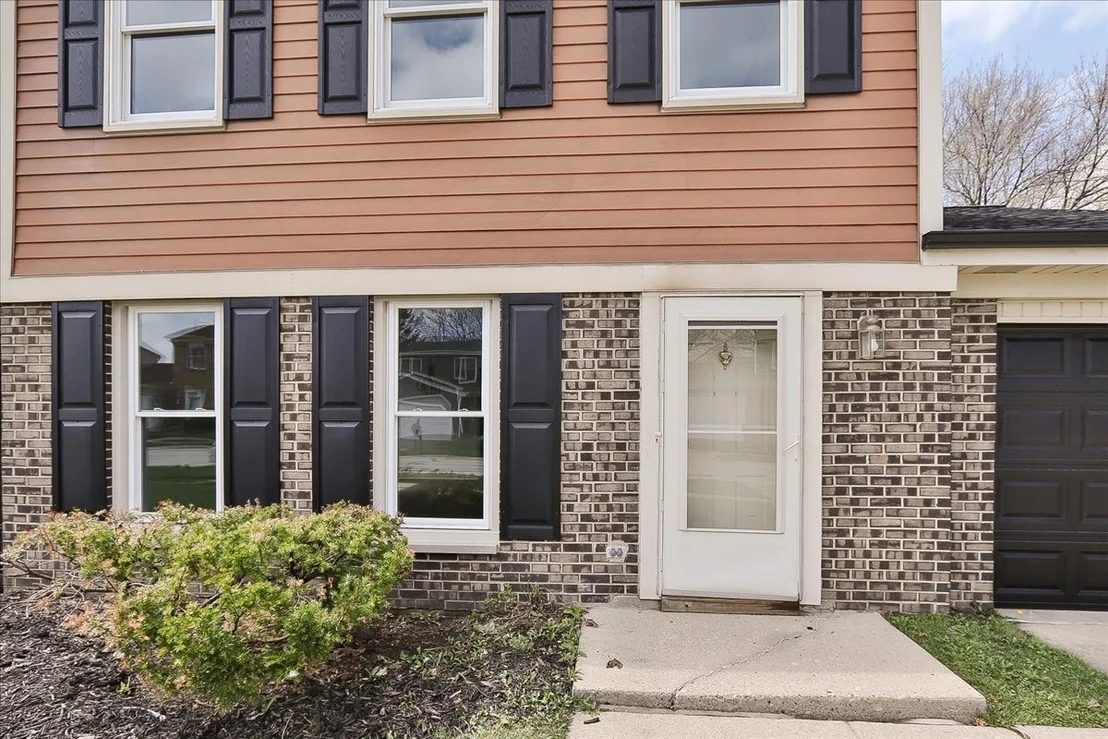 Photo of 4990 Lichfield Drive