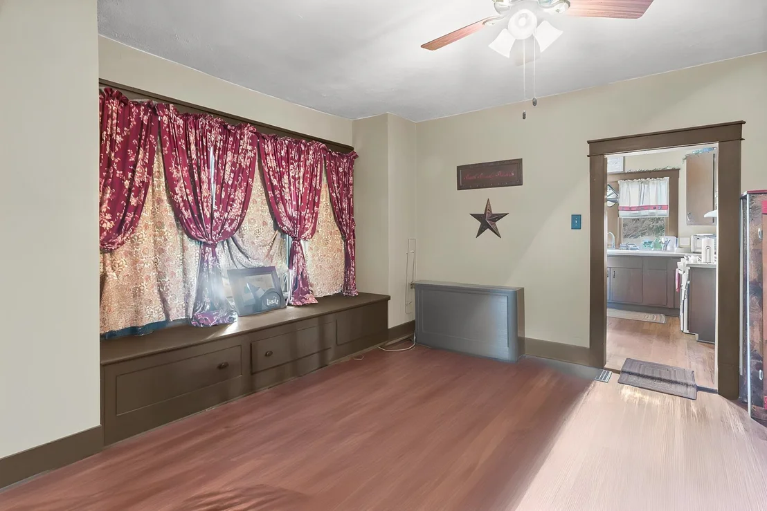 Photo of 1005 W 7th Street