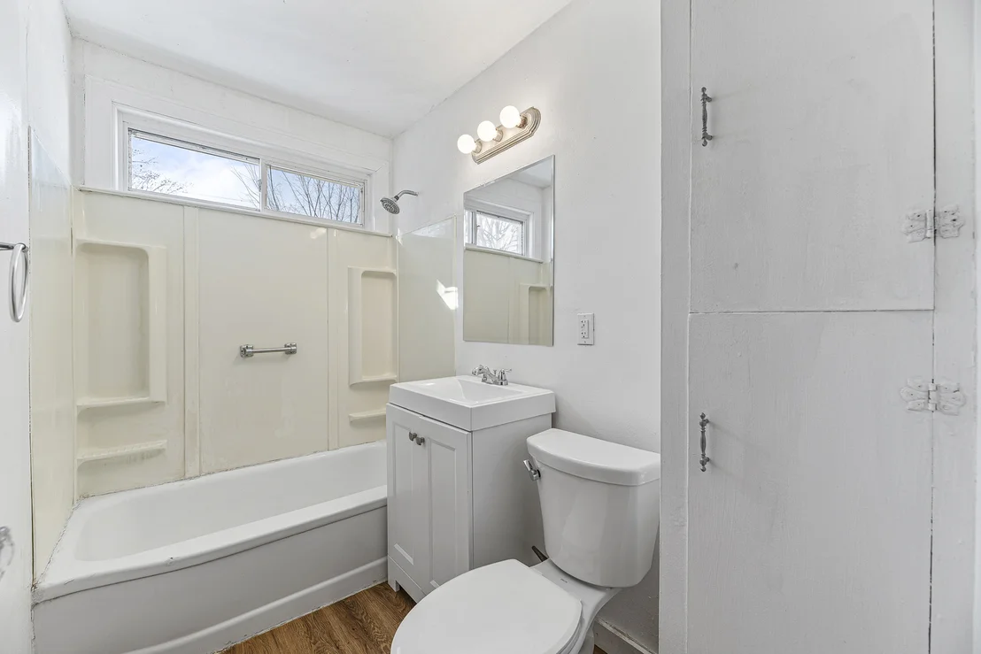 Photo of 17714 Burnham Avenue