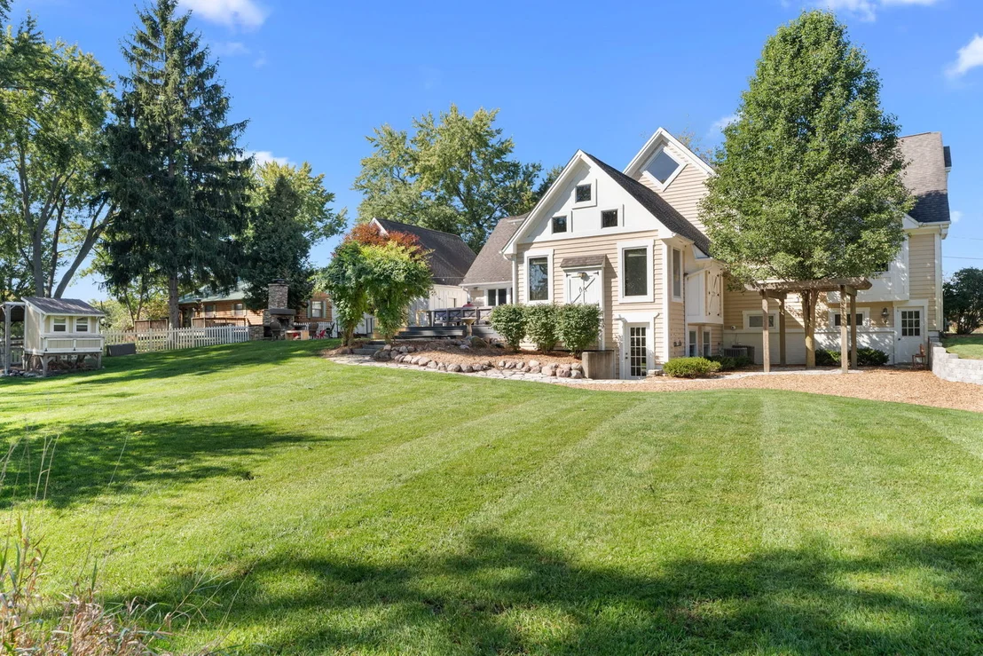 Photo of 27069 W FOX RIVER Road