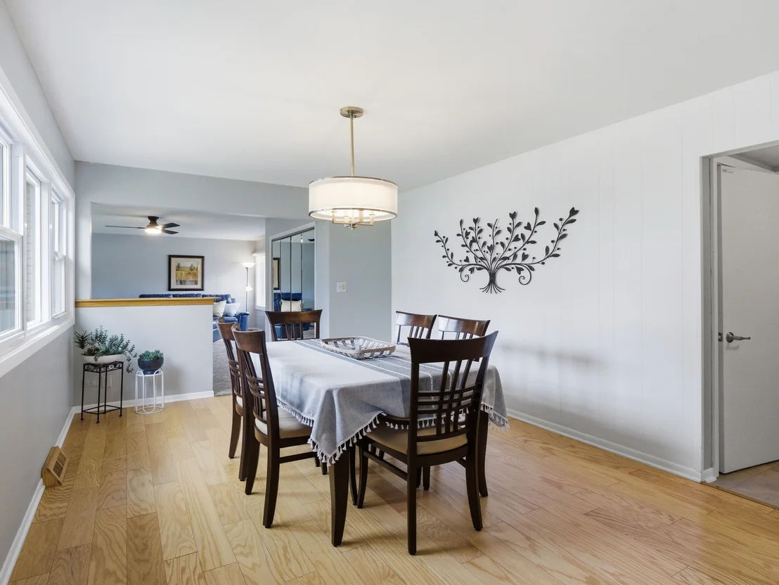 Photo of 237 N Pioneer Drive