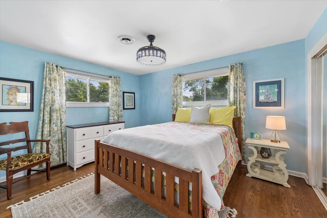 Photo of 1041 Longmeadow Drive