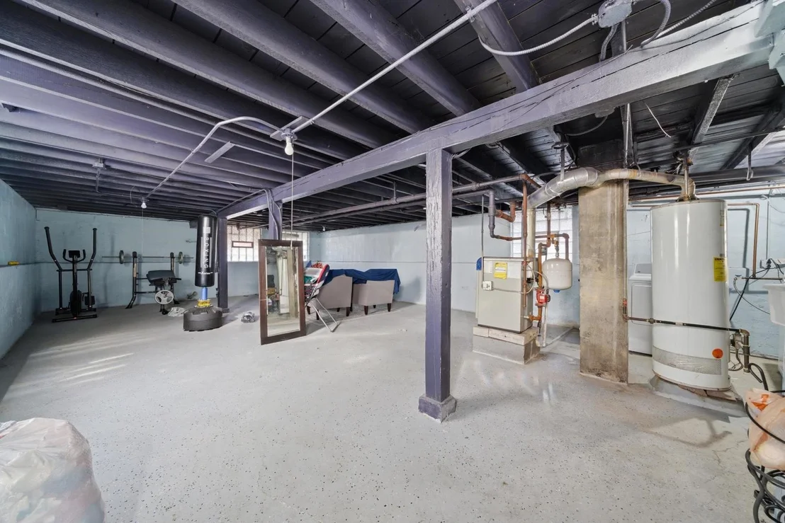 Photo of 1409 W 71st Place