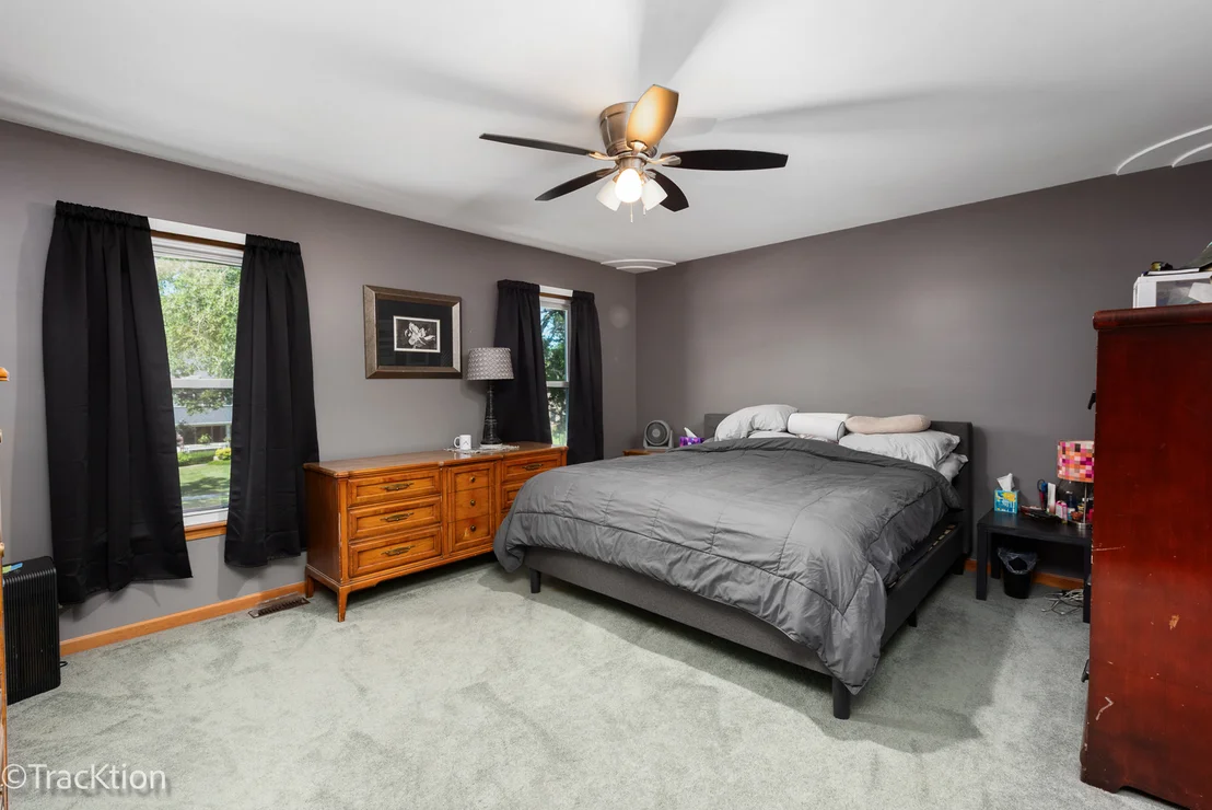 Photo of 360 Lakeview Drive