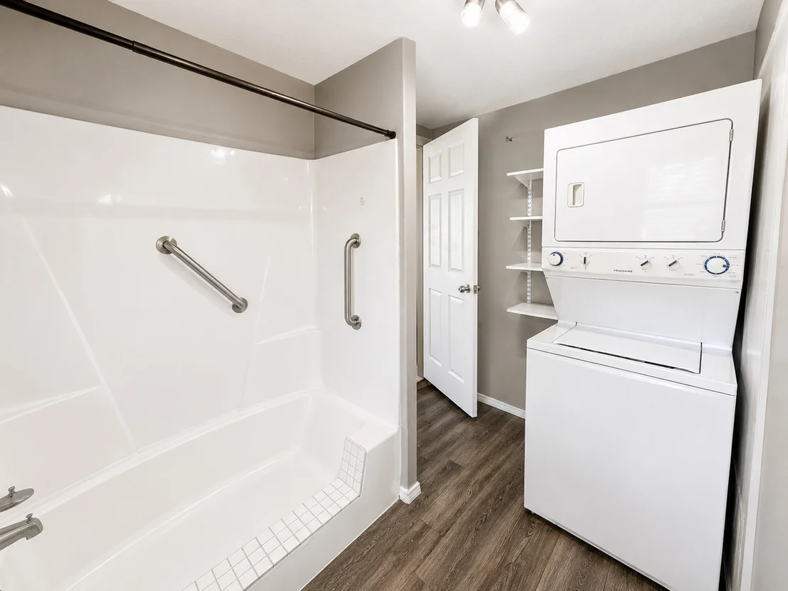 Photo of 202 W Cedar Street