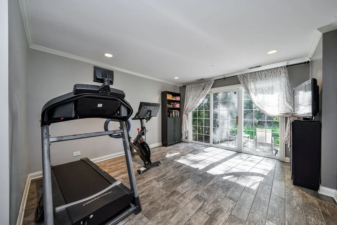 Photo of 834 Shandrew Drive