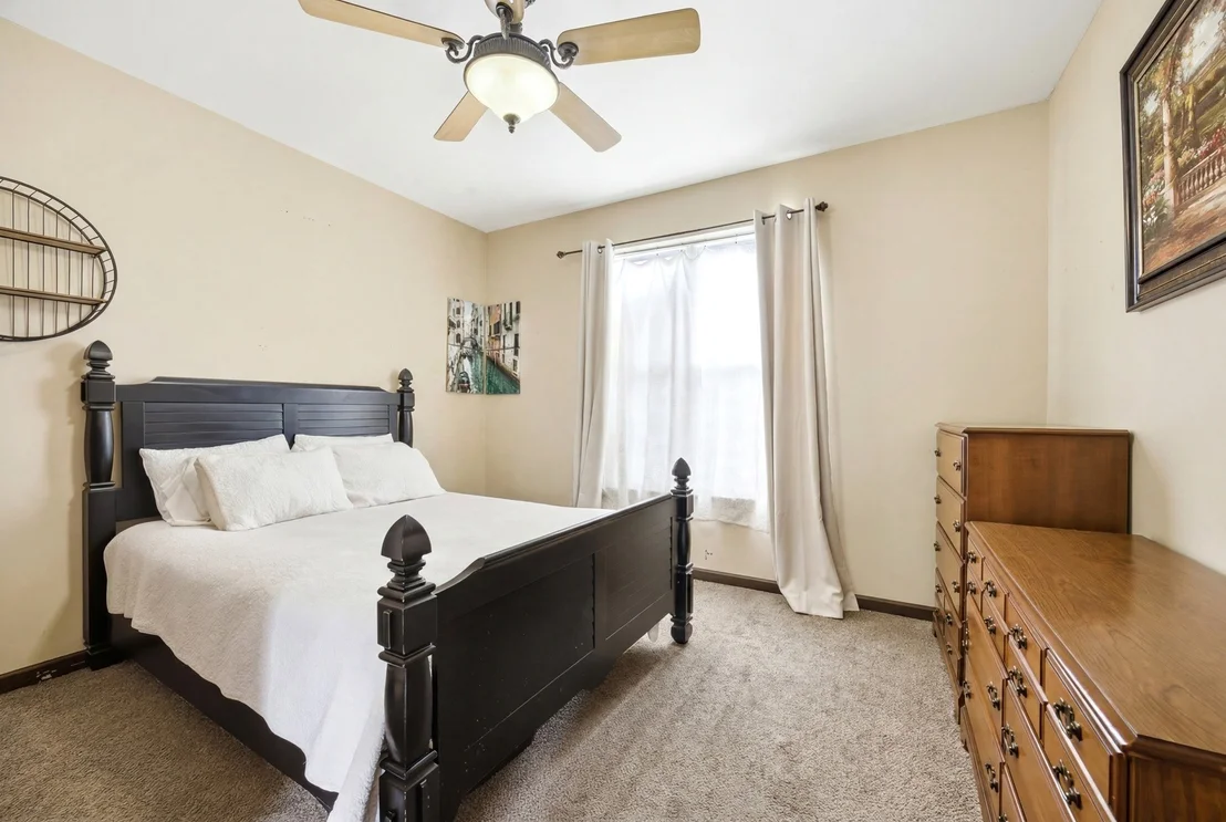 Photo of 2096 Edinburgh Lane