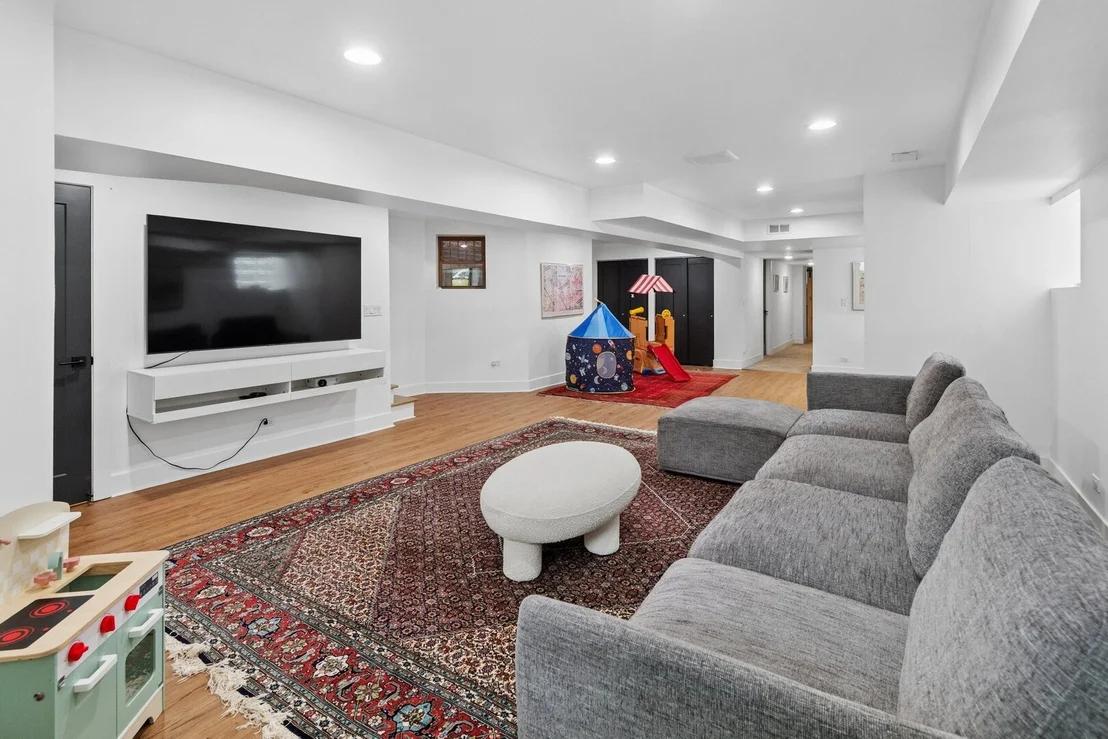 Photo of 2147 W Thomas Street