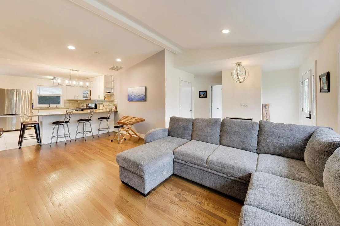 Photo of 1410 N Scully Drive