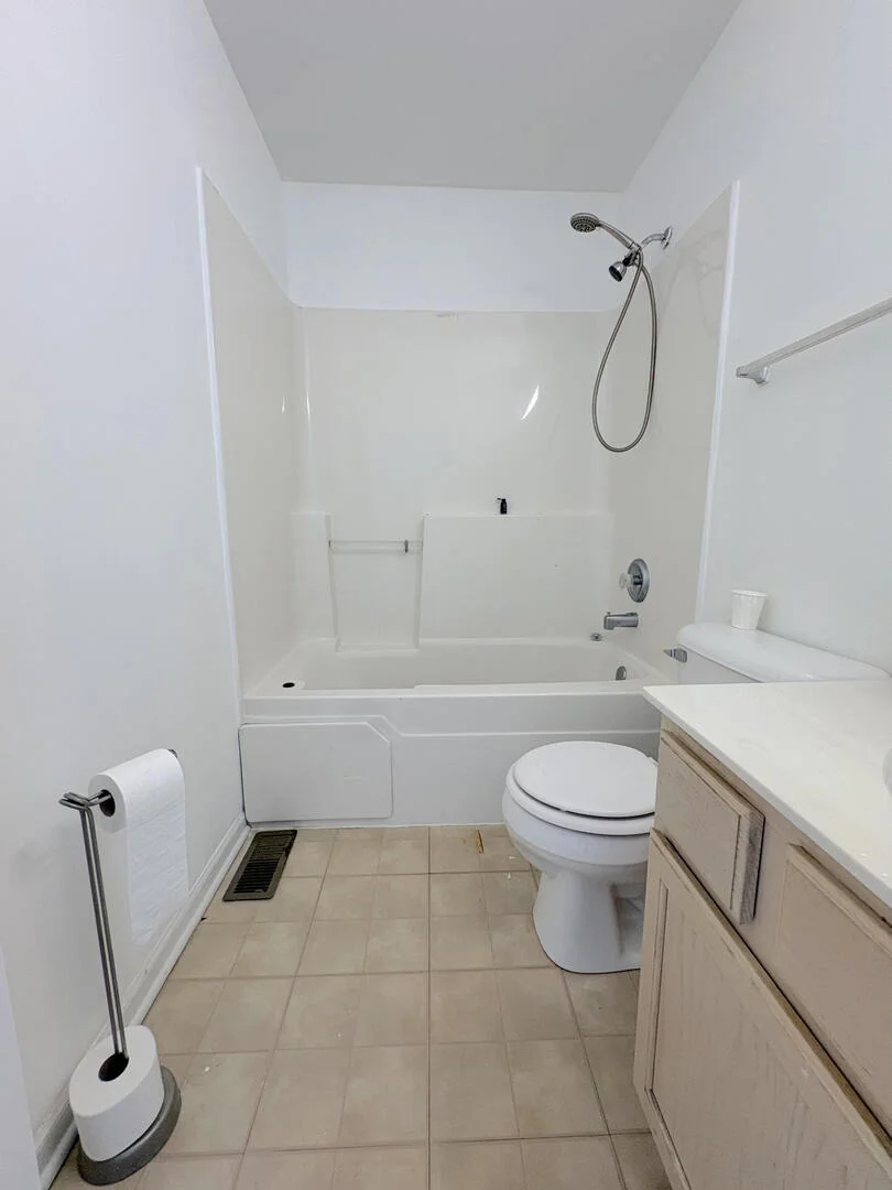 Photo of 1066 Four Seasons Boulevard