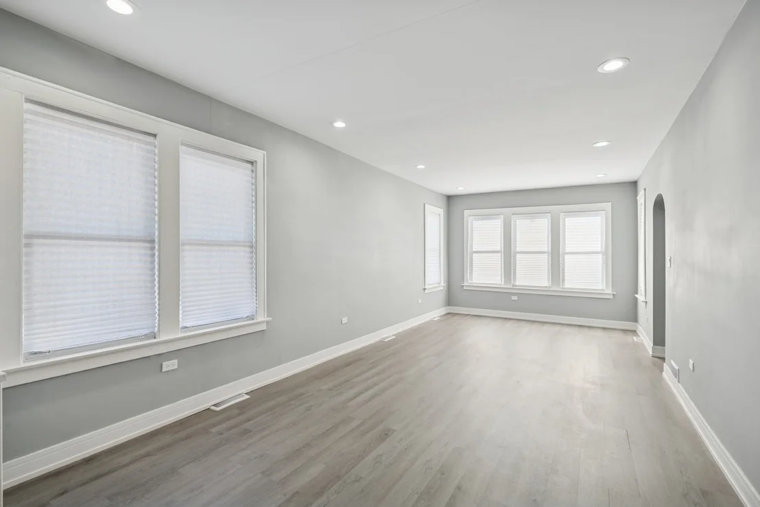 Photo of 76 E 100th Place