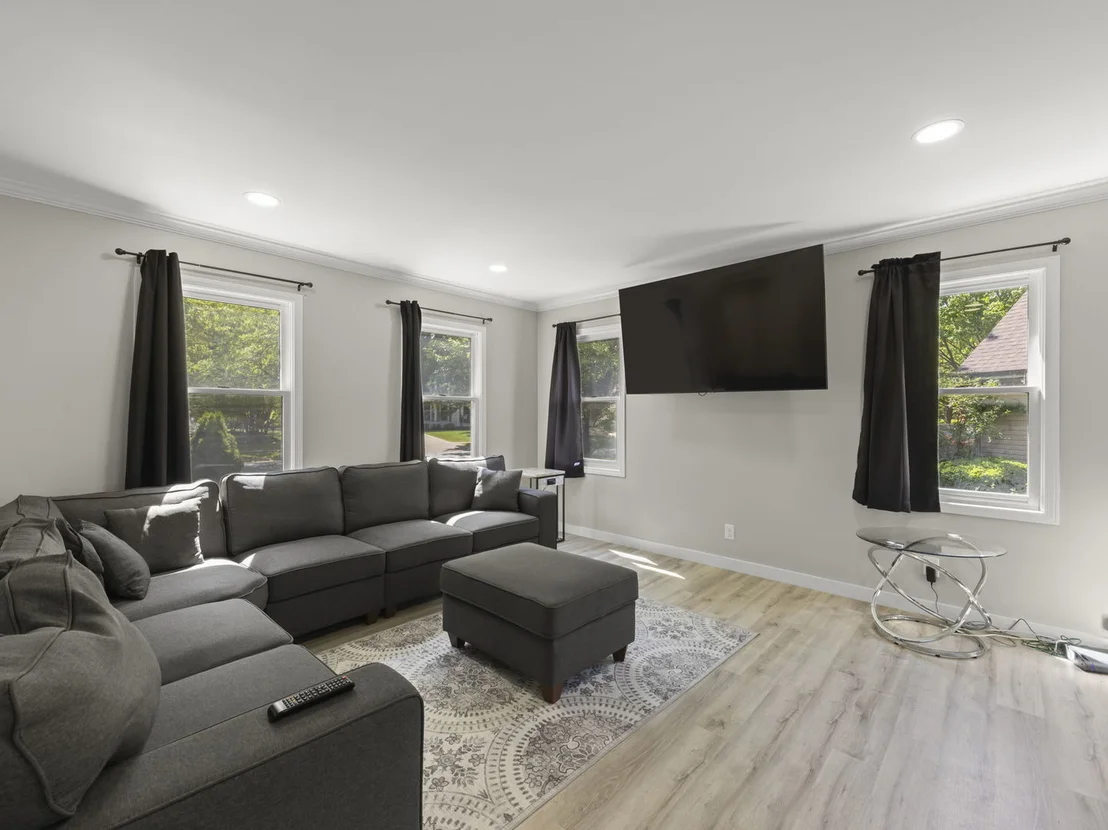 Photo of 972 Westgate Drive