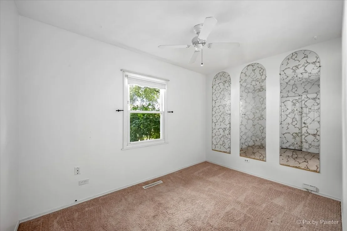 Photo of 303 Mark Avenue