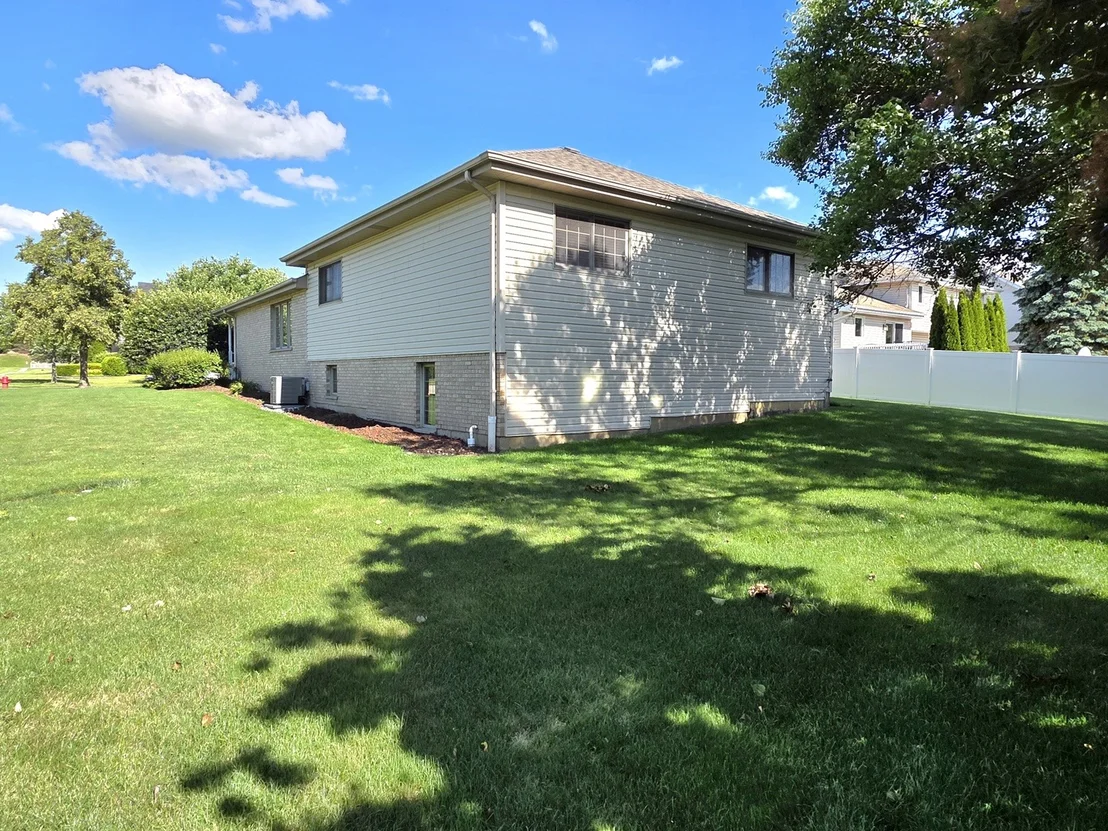 Photo of 601 Lisson