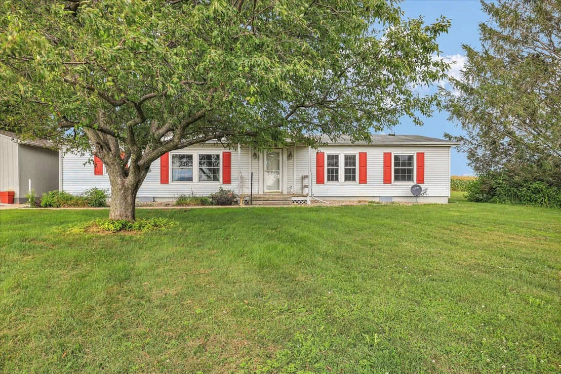 Photo of 425 County Road 1575 E