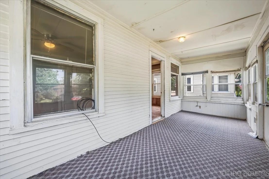 Photo of 1327 Superior Street