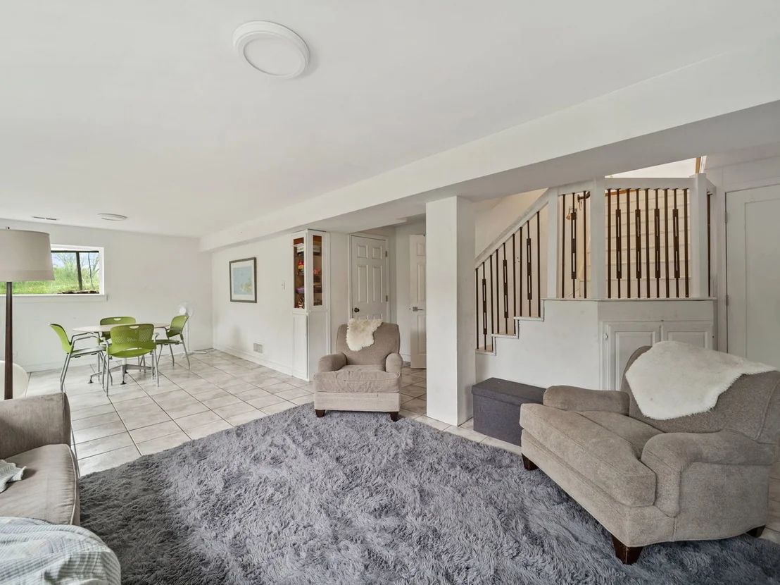 Photo of 1S655 Taylor Road