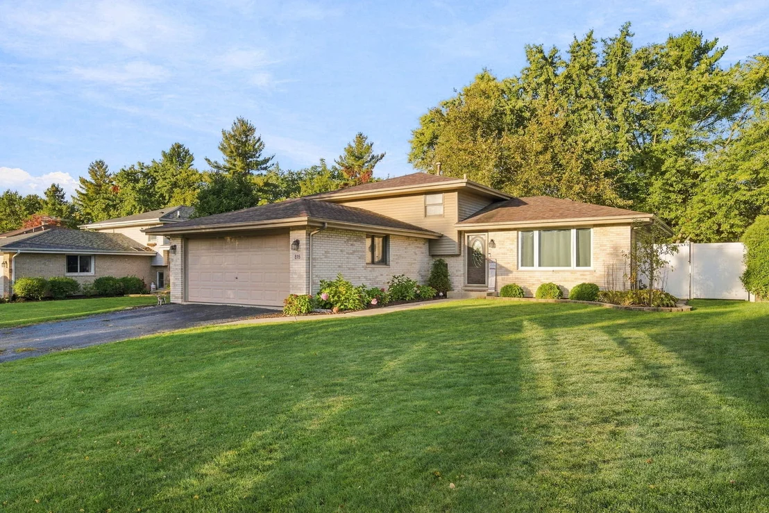 Photo of 815 Pine Needle Lane