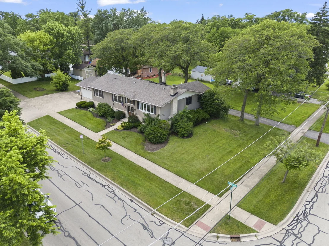 Photo of 403 W Harding Road