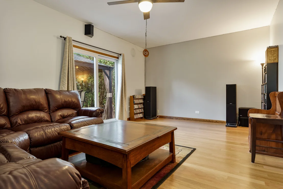 Photo of 881 Willowbrook Drive