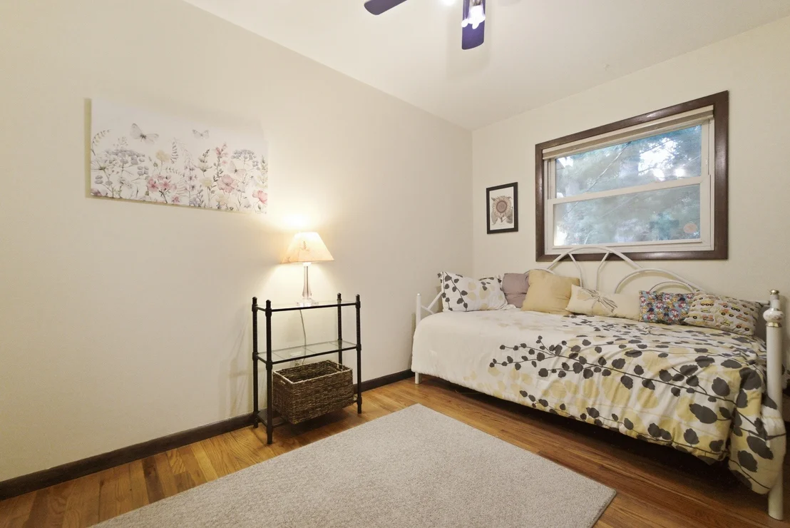 Photo of 330 S 5000w Road