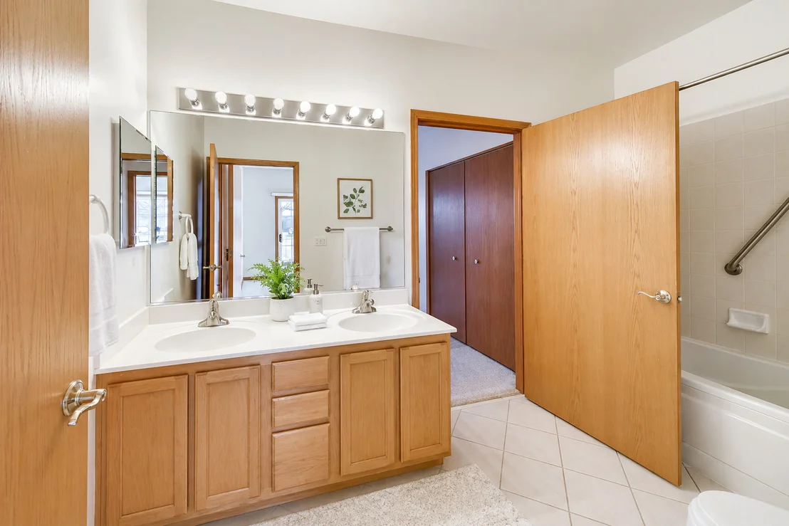 Photo of 2392 Carillon Drive