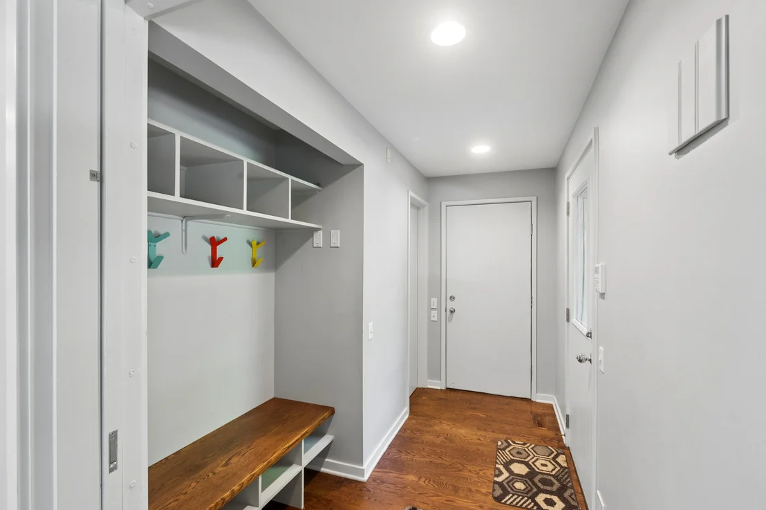 Photo of 3035 Blackthorn Road