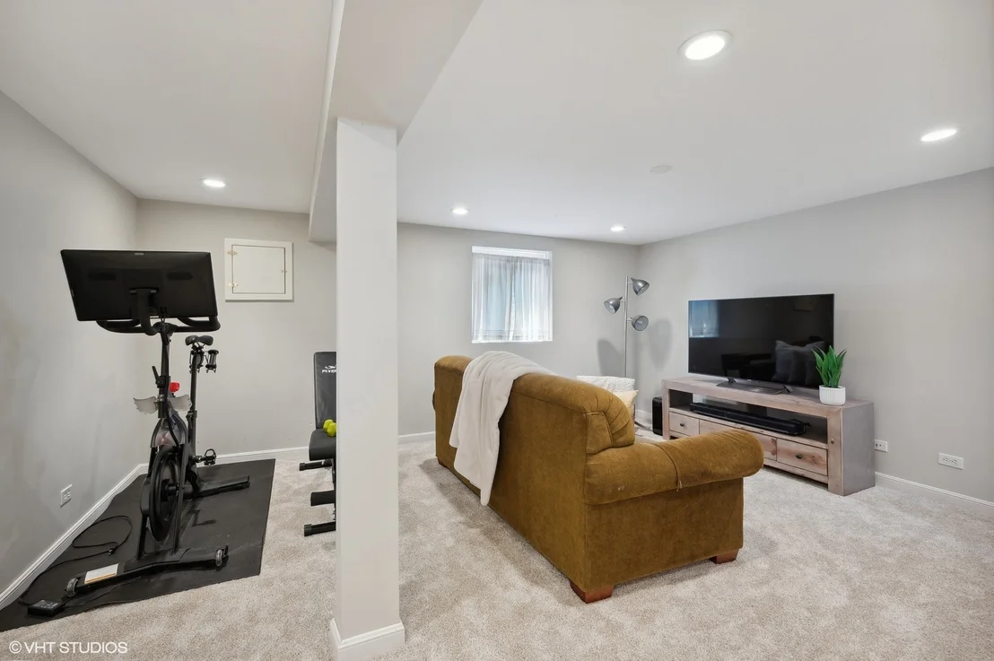 Photo of 2547 Marian Lane