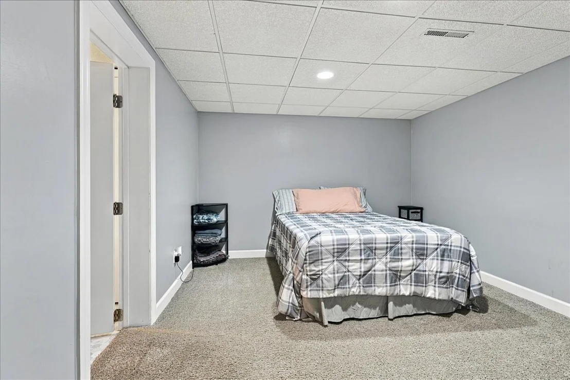 Photo of 1211 Searle Drive