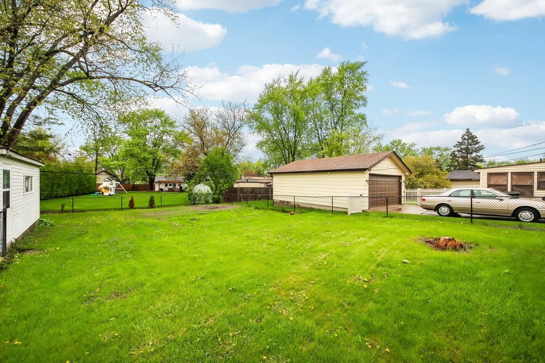Photo of 670 Lakeview Lane