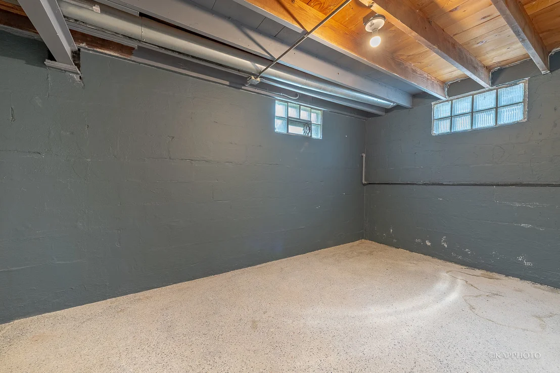 Photo of 40 W 36th Place