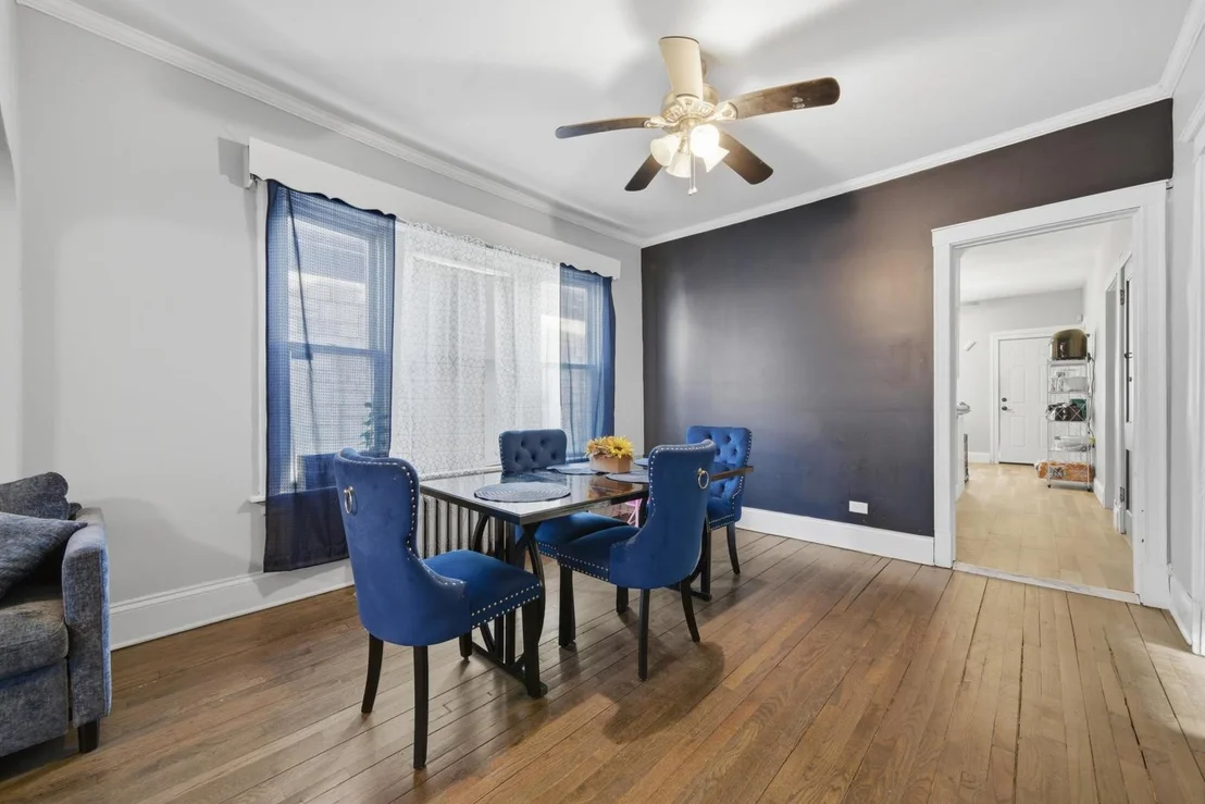 Photo of 1409 W 71st Place
