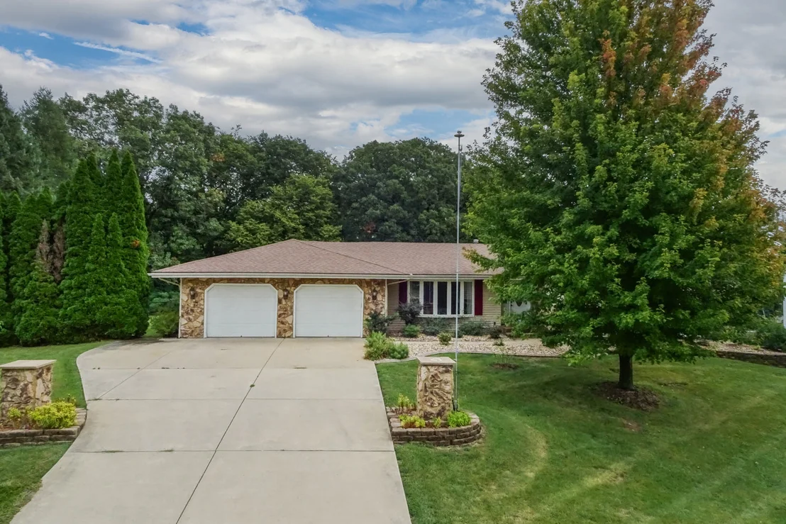 Photo of 19356 Nottingham Drive