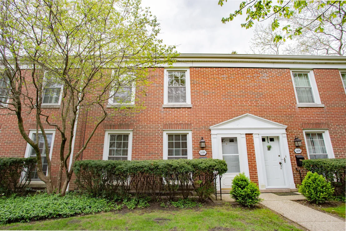 Photo of 1410 Pebblecreek Drive