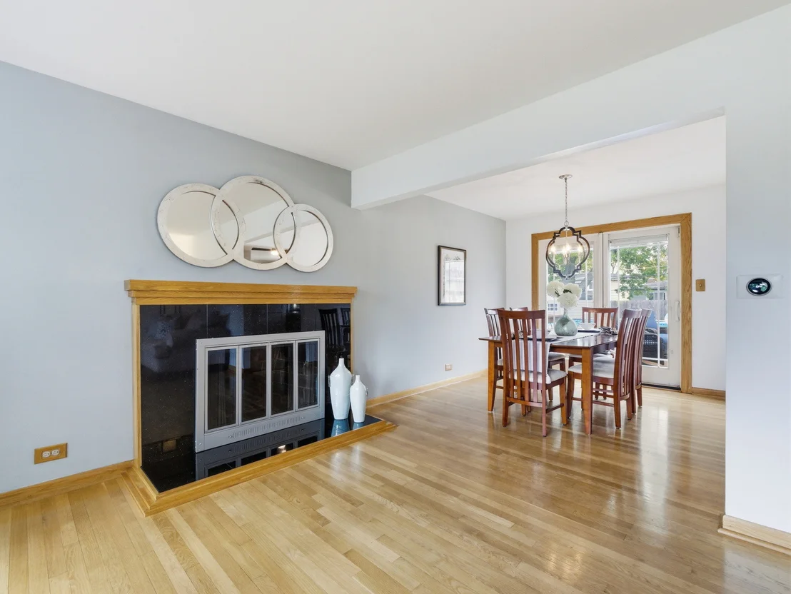 Photo of 237 N Pioneer Drive