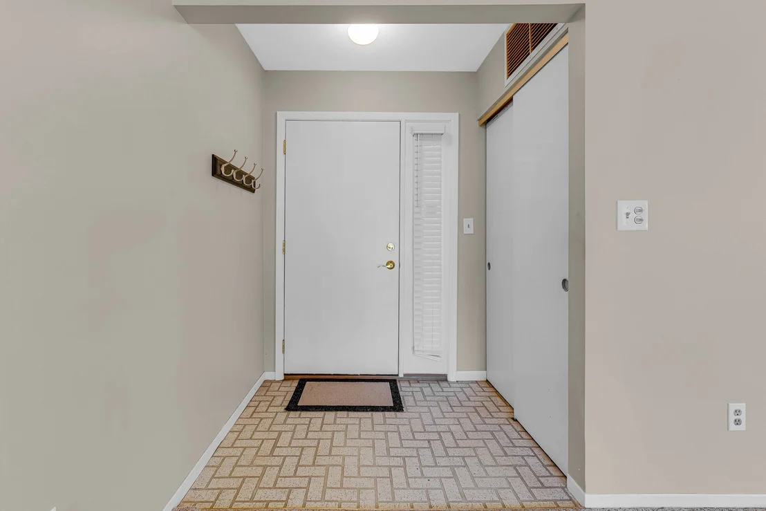 Photo of Unit D at 602 Devonshire Court