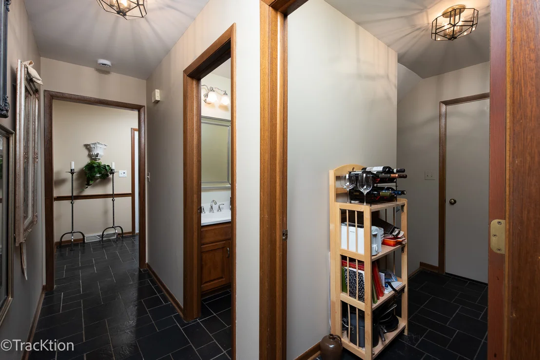 Photo of 1229 W Bauer Road