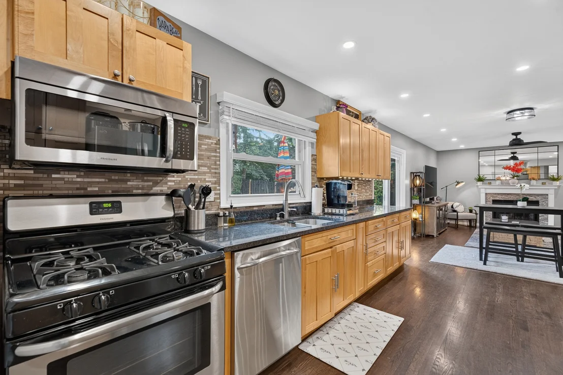 Photo of 1000 Louis Avenue