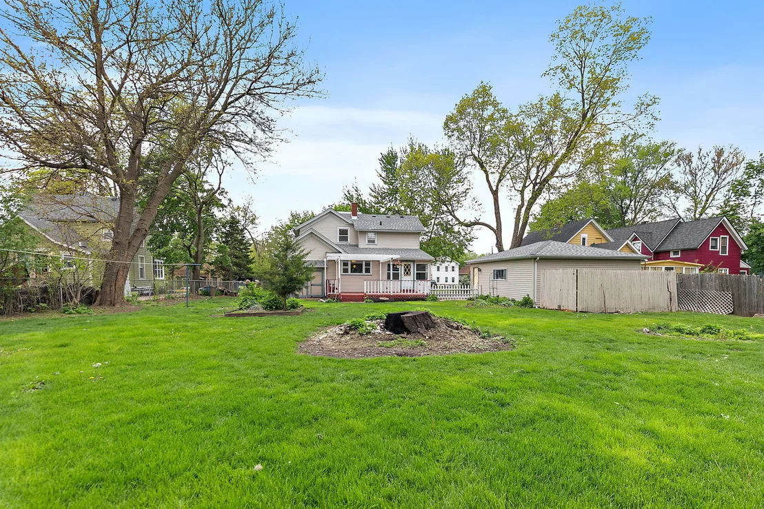 Photo of 922 Douglas Avenue