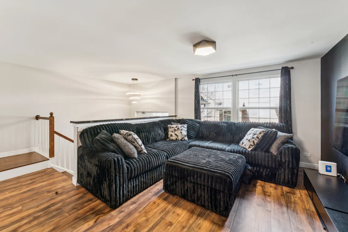 Photo of 464 Valentine Way