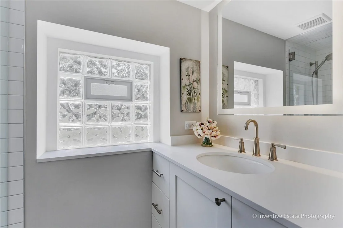 Photo of 331 W Hillside Avenue