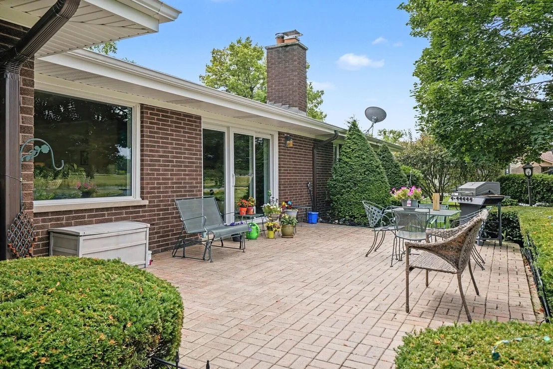Photo of 252 Cardinal Drive