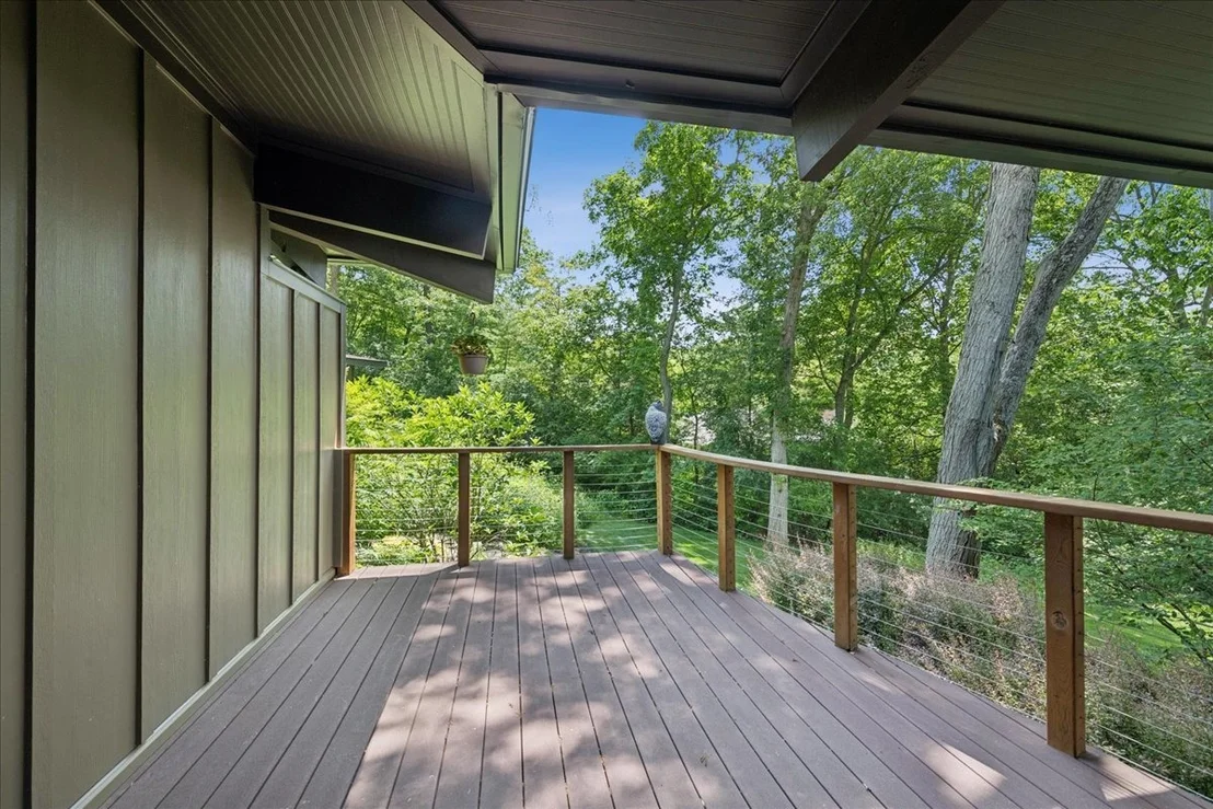 Photo of 83 Lakeview Parkway