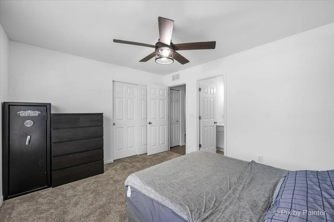 Photo of 466 Comstock Road