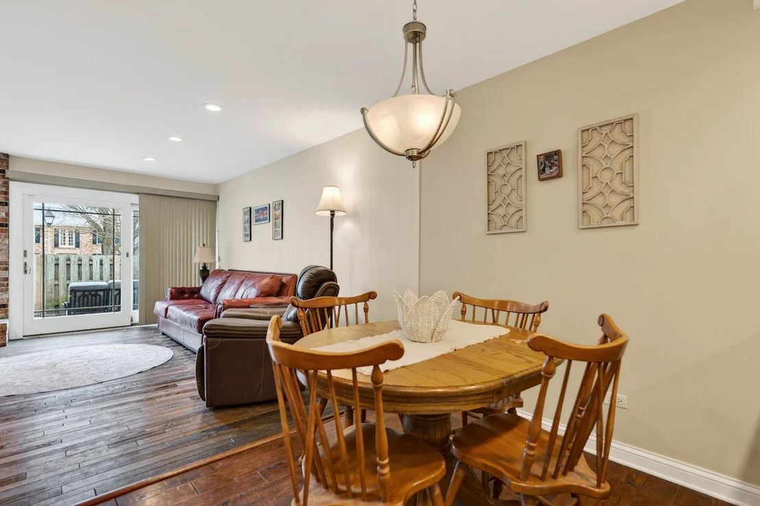 Photo of 1122 Creekside Drive