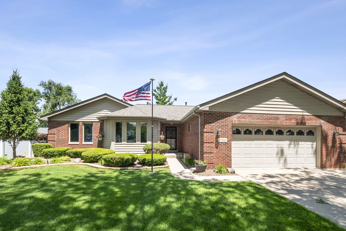 Photo of 9342 Sutton Place